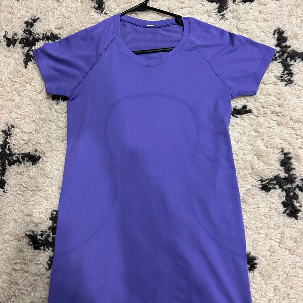 LULULEMON CHARGED INDIGO SWIFTLY TECH 2.0 SHORT SLEEVE. WORN ONCE